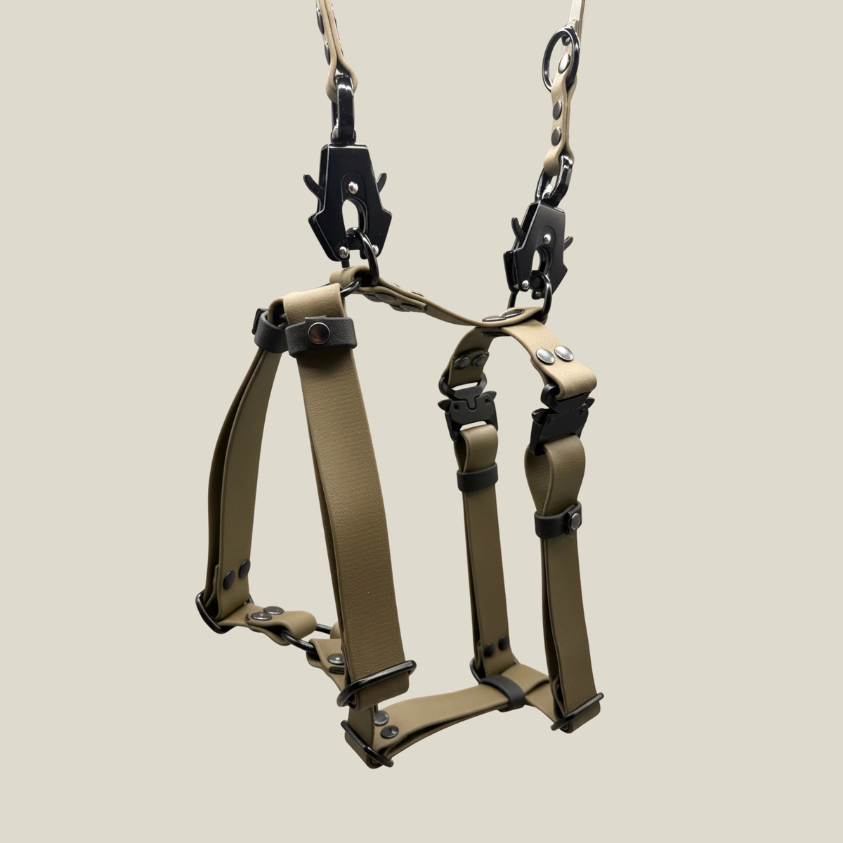 Handgefertigtes BioThane® Geschirr der Signature Collection von Dode & Dogs